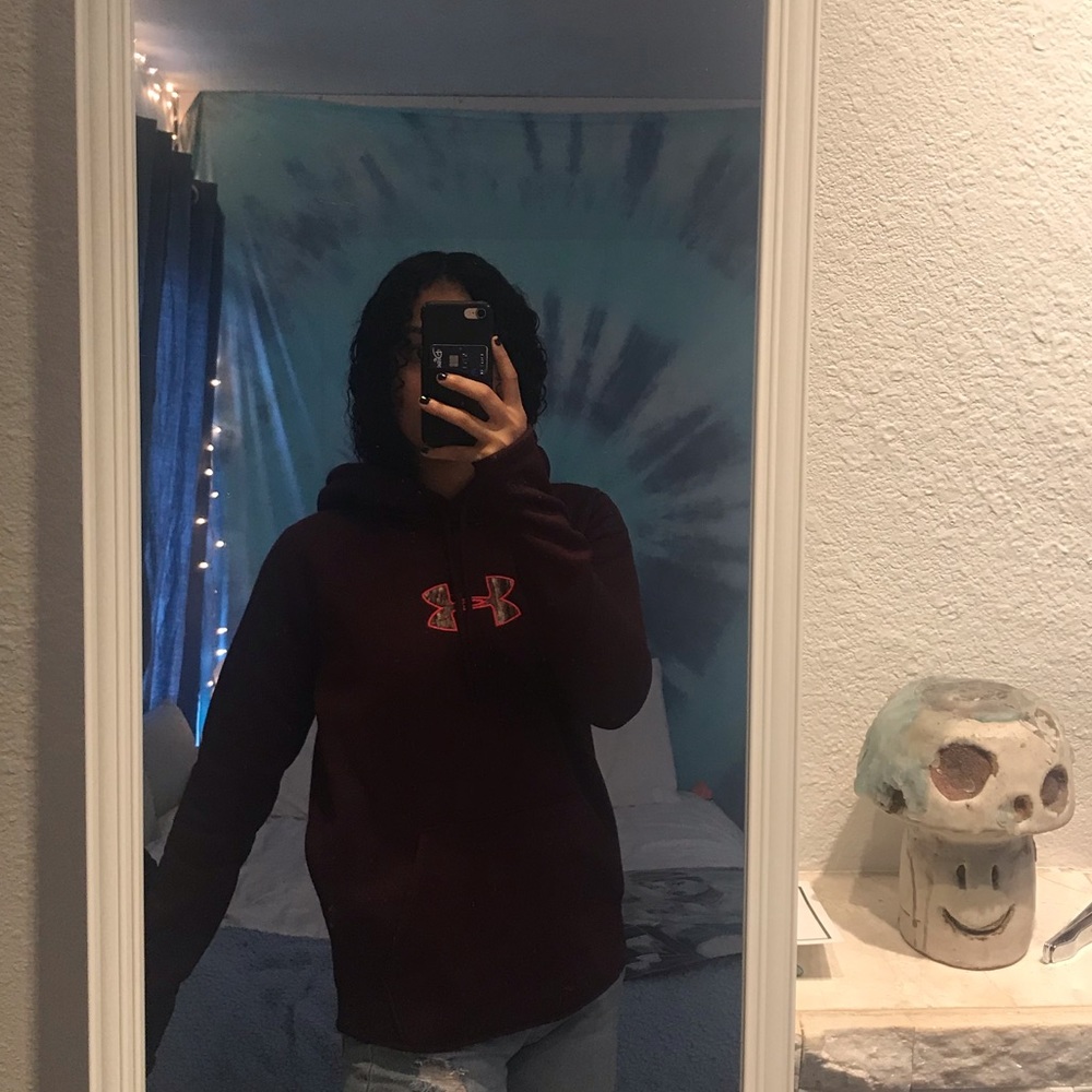 maroon/camouflage sweatshirt